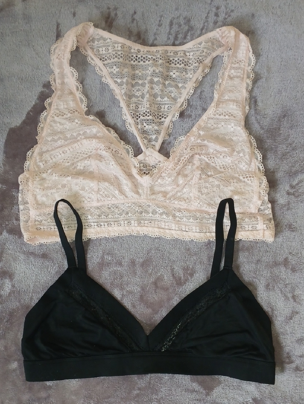 Victoria's Secret Pink Lace Racerback & Black Bralette Set Size Large